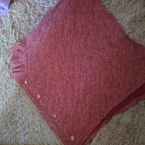 RED heather Botton Poncho